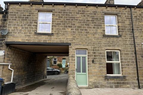 3 bedroom terraced house to rent, North Street, Silsden,