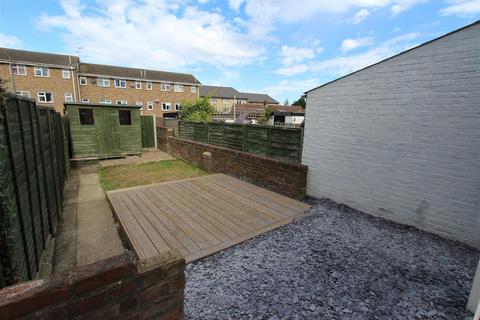 2 bedroom end of terrace house to rent, 8 Charlotte StreetSittingbourneKent