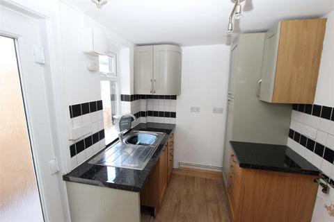 2 bedroom end of terrace house to rent, 8 Charlotte StreetSittingbourneKent