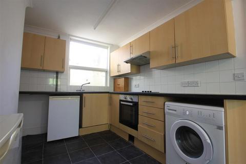 4 bedroom semi-detached house to rent, Edinburgh Road, Brighton