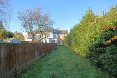37 The Myrke, Datchet, Slough, SL3 9AB