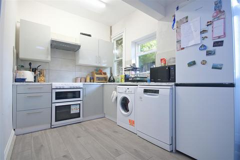 37 The Myrke, Datchet, Slough, SL3 9AB