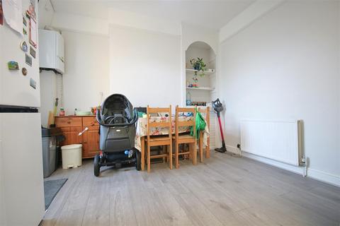 37 The Myrke, Datchet, Slough, SL3 9AB