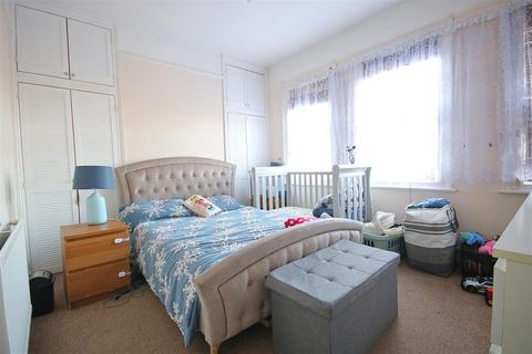 37 The Myrke, Datchet, Slough, SL3 9AB