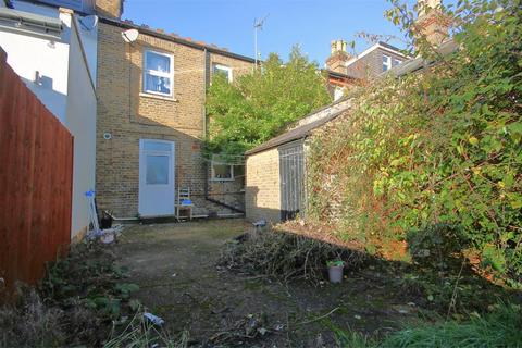 37 The Myrke, Datchet, Slough, SL3 9AB