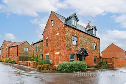 5 bedroom townhouse to rent, Windmill Green, Mundesley, NR11