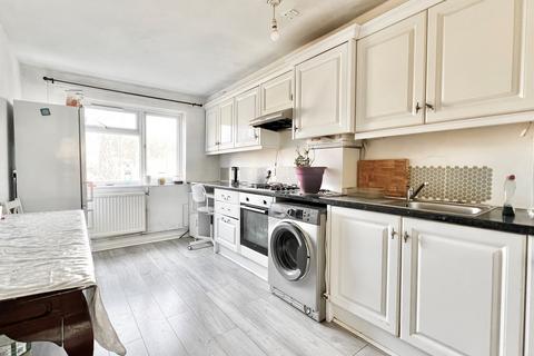 2 bedroom flat for sale, The Lindales, Grasmere Road, Tottenham, N17