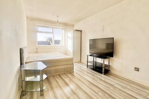 2 bedroom flat for sale, The Lindales, Grasmere Road, Tottenham, N17