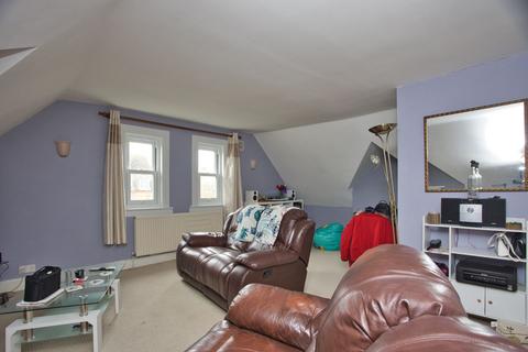 2 bedroom flat for sale, Earls Avenue, Folkestone, CT20