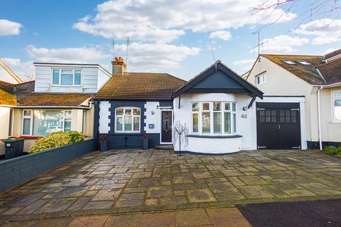 4 bedroom semi-detached bungalow for sale, Grasmead Avenue, Leigh-on-sea, SS9