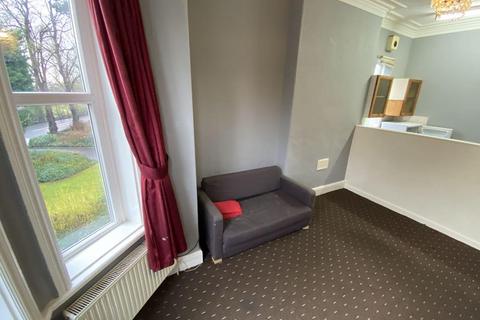 Studio to rent, Palatine Road, Manchester M20