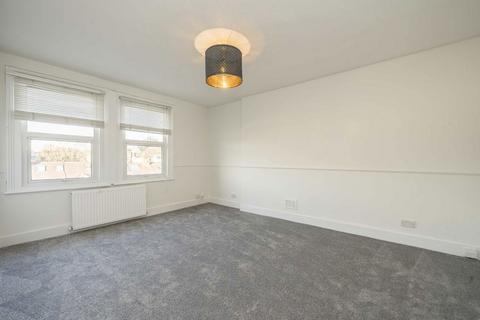 1 bedroom flat for sale, St. Margarets Road, East Twickenham TW1