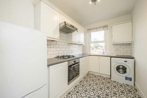 1 bedroom flat for sale, St. Margarets Road, East Twickenham TW1