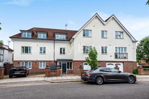 Sunbury Gardens, Mill Hill, NW7