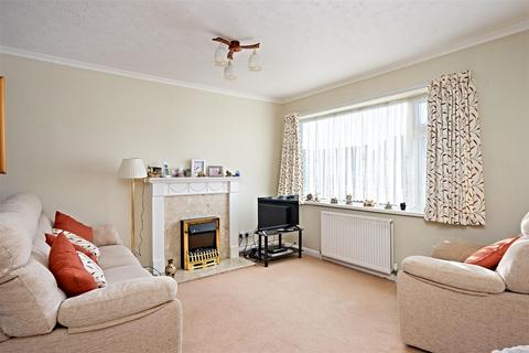 3 bedroom semi-detached house for sale, Beaconsfield, Withernsea