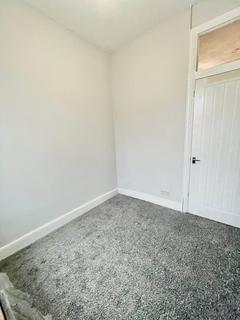 3 bedroom flat to rent, Windsor Avenue, Gateshead NE8