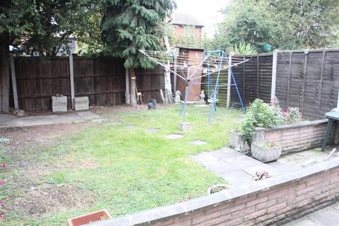 2 bedroom house to rent, Heathfield Close, London