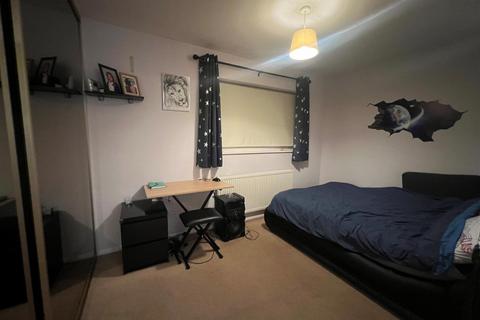 2 bedroom house to rent, Heathfield Close, London