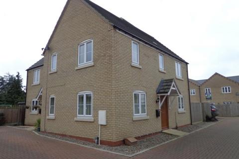 3 bedroom semi-detached house to rent, Chicheley Close, Soham, Cambridgeshire, CB7