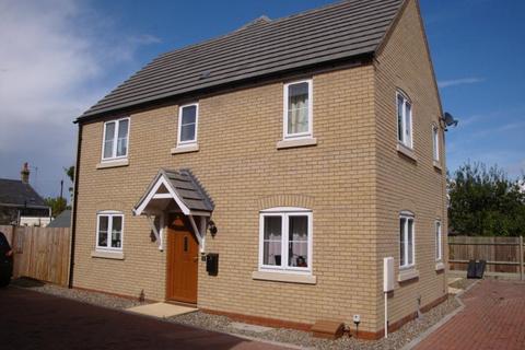 3 bedroom semi-detached house to rent, Chicheley Close, Soham, Cambridgeshire, CB7