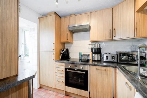 2 bedroom flat for sale, Devon Court, Buckhurst Hill