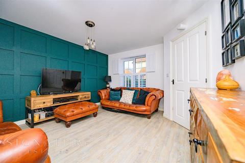 3 bedroom semi-detached house for sale, Fraser Crescent, Watford