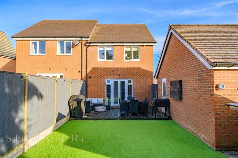 3 bedroom semi-detached house for sale, Fraser Crescent, Watford