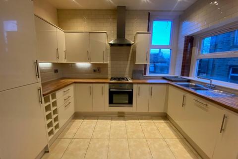 3 bedroom end of terrace house to rent, Lower Wellhouse, Golcar, Huddersfield