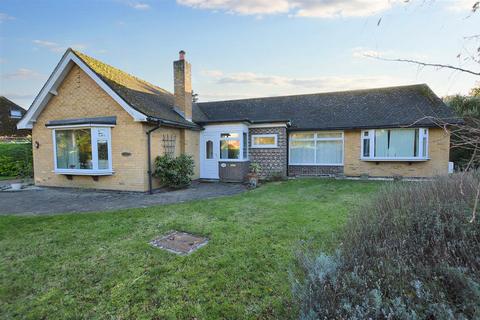 2 bedroom detached bungalow for sale, Uplands Park, Sheringham