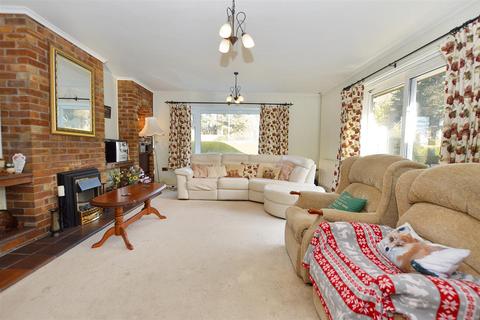 2 bedroom detached bungalow for sale, Uplands Park, Sheringham