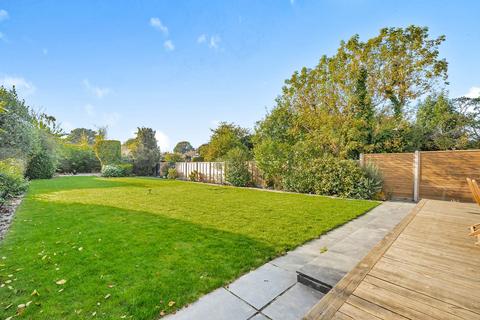 4 bedroom house for sale, West Farm Close, Ashtead KT21