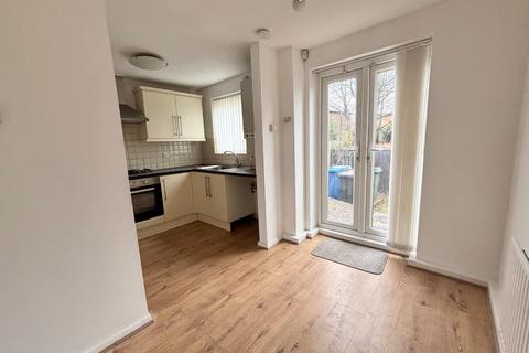 2 bedroom terraced house to rent, Green Hill, Prestwich Manchester M25