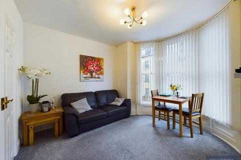 1 bedroom flat for sale, Blenheim Street, Scarborough