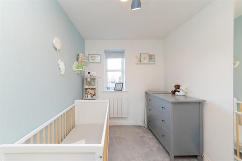 2 bedroom flat for sale, Simms Gardens, East Finchley, London