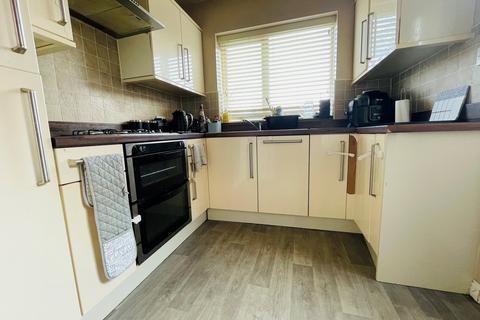 3 bedroom semi-detached house for sale, Campville Crescent, West Bromwich, B71