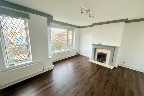 3 bedroom semi-detached house to rent, Green Park Road, Halifax