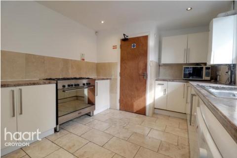 1 bedroom in a house share to rent, Dagnall Park, LONDON