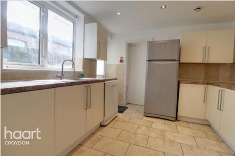 1 bedroom in a house share to rent, Dagnall Park, LONDON