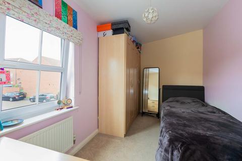 10 Walker Crescent, Slough, SL3 7GB