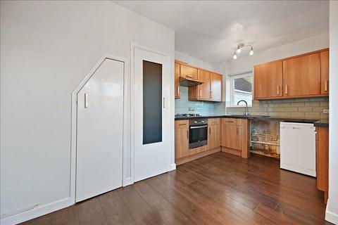 3 bedroom terraced house to rent, Hillcrest Road, Orpington