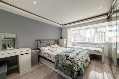 86 Leander Drive, Gravesend, DA12 4NE