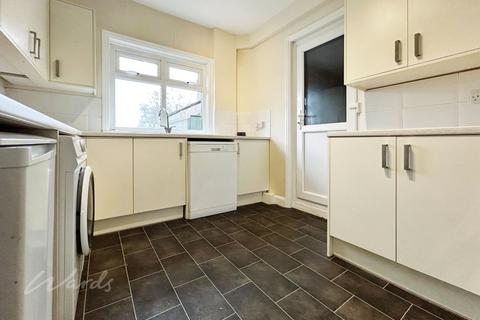 4 bedroom semi-detached house to rent, Yew Tree Road Tunbridge Wells TN4