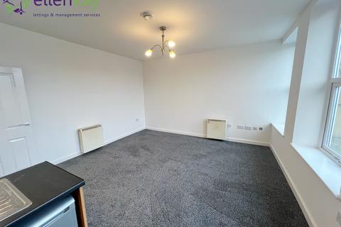 2 bedroom apartment to rent, Ramsden Road, Wardle OL12