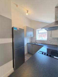 1 bedroom ground floor flat to rent, Broadway, Cardiff CF24