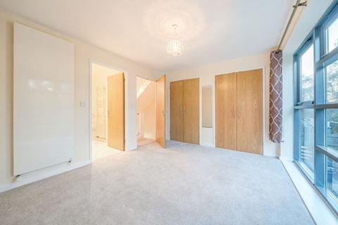 3 bedroom house to rent, Pallister Terrace Roehampton Vale SW15