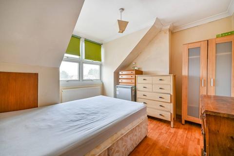 2 bedroom flat for sale, Whitton Road, Hounslow, TW3