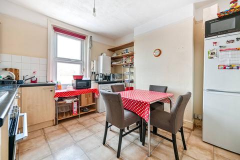 2 bedroom flat for sale, Whitton Road, Hounslow, TW3