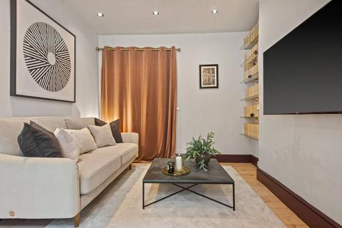 1 bedroom flat for sale, Carlisle Street, Soho, London, W1D