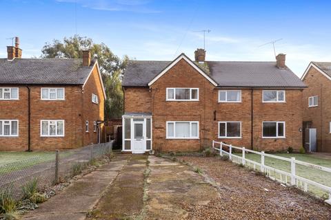 2 bedroom semi-detached house for sale, Chequers Close, Horley RH6