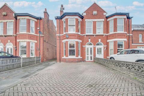 3 bedroom semi-detached house for sale, Southbank Road, Southport PR8